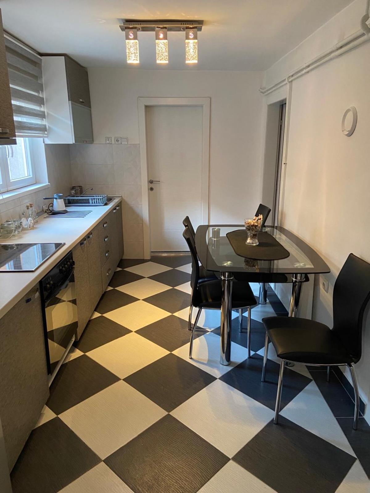 Downtown Apartment Ni Dış mekan fotoğraf