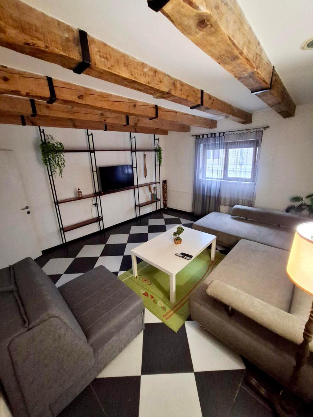 Downtown Apartment Ni Dış mekan fotoğraf